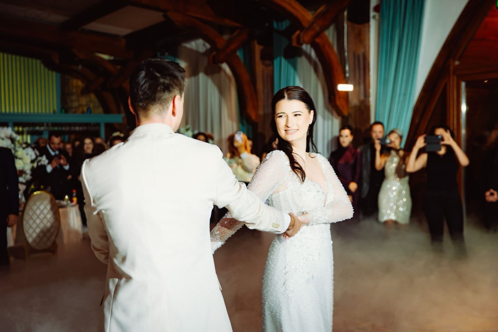 Ballroom Essence - Dansul Mirilor