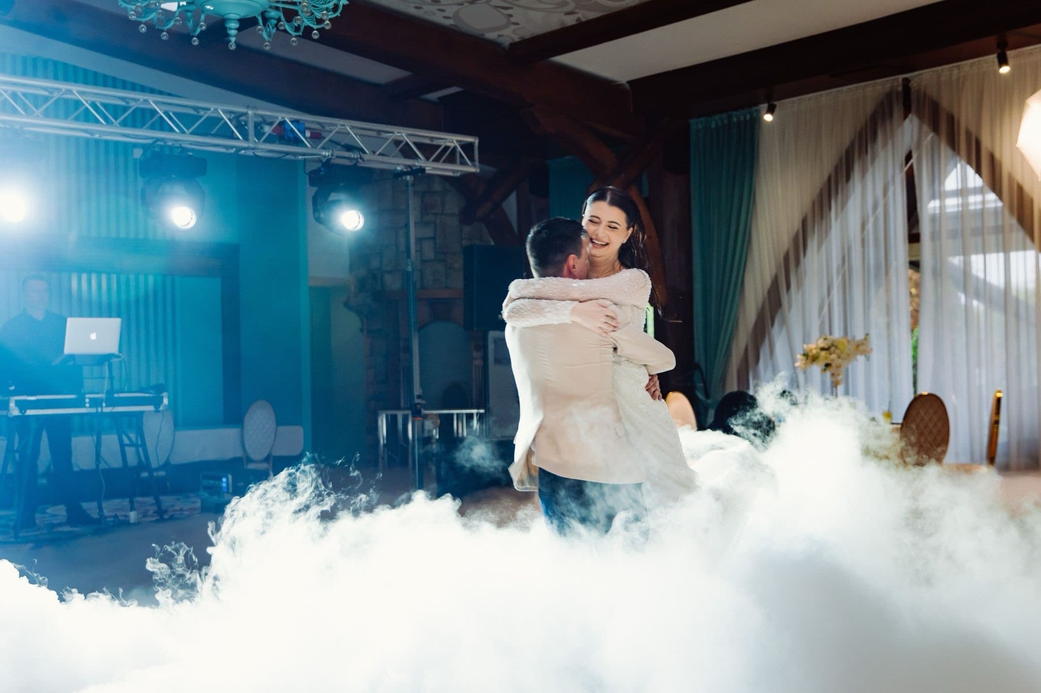 Ballroom Essence - Dansul Mirilor